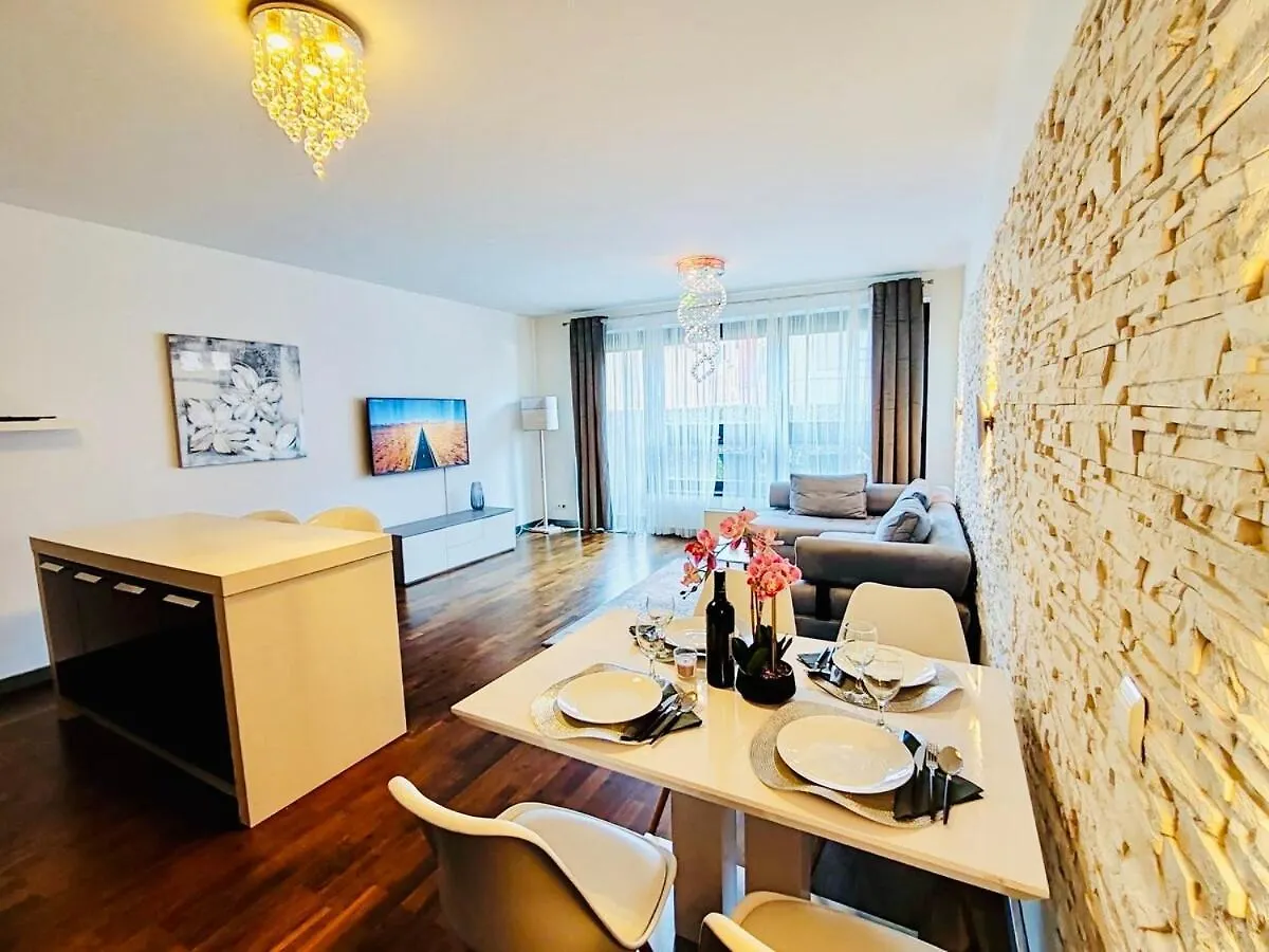 פראג Old Brewery Terrace Apartment