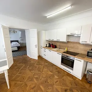 Appartement U Obecniho Dvora - Old Town, Praag